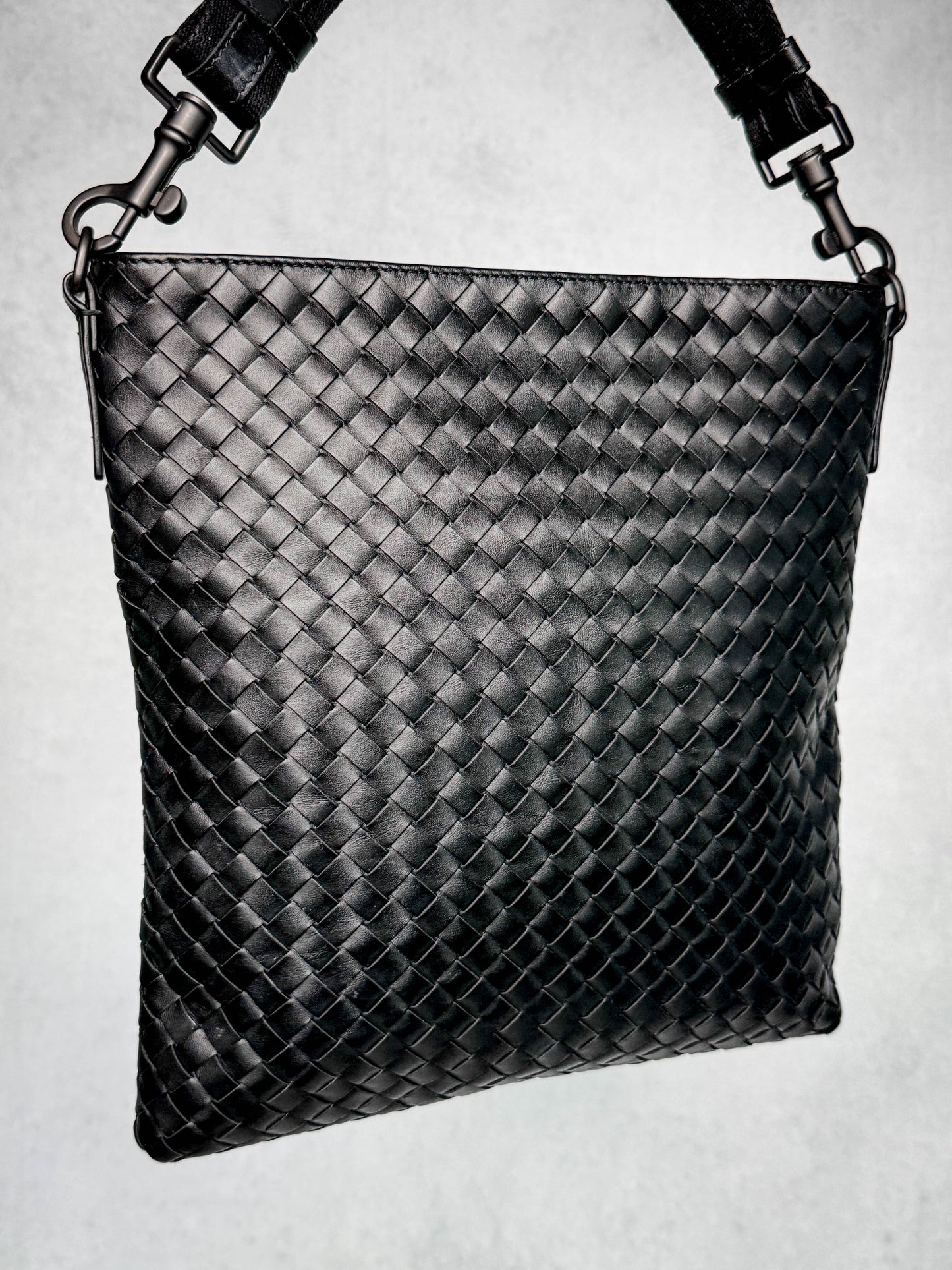Bottega Veneta Intrecciato Messenger Bag Black
