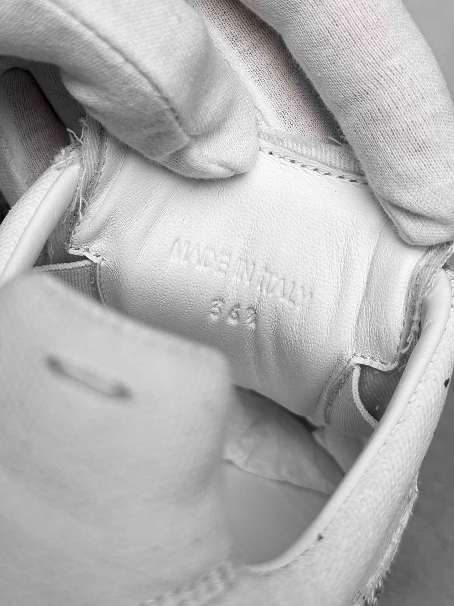 Maison Margiela Replica White/Roseate (36.5)