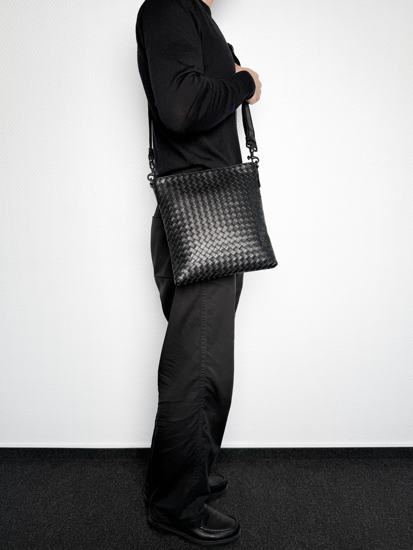 Bottega Veneta Intrecciato Messenger Bag Black