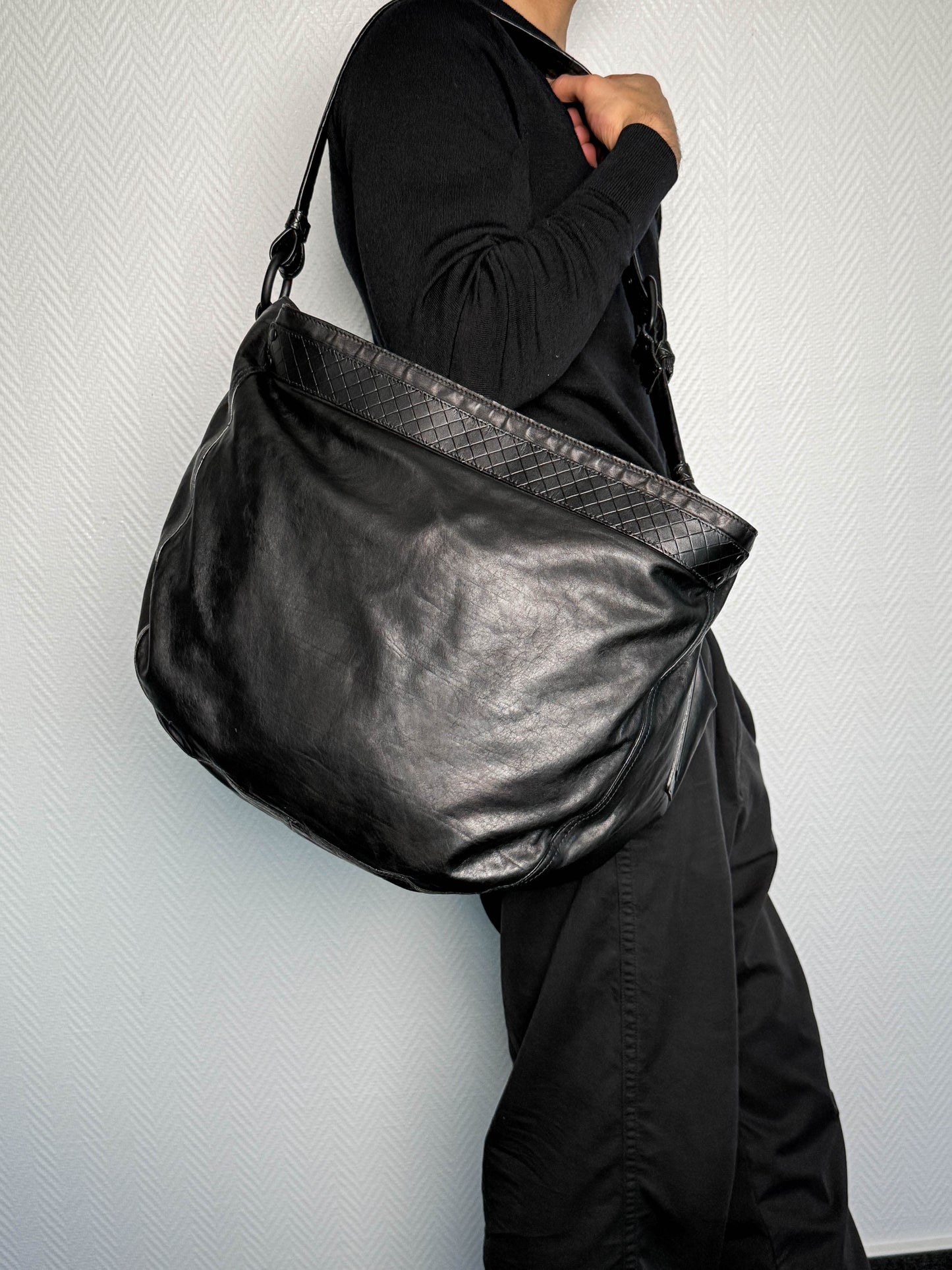 Bottega Veneta Large Leather Bag Intrecciato Strap Bronze/Black