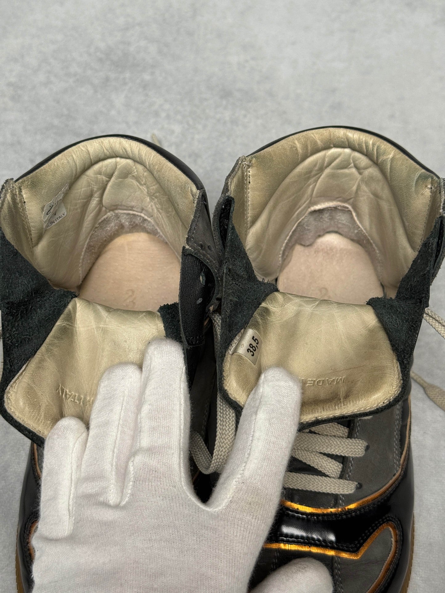 Maison Margiela High-Top Sneaker (38.5)