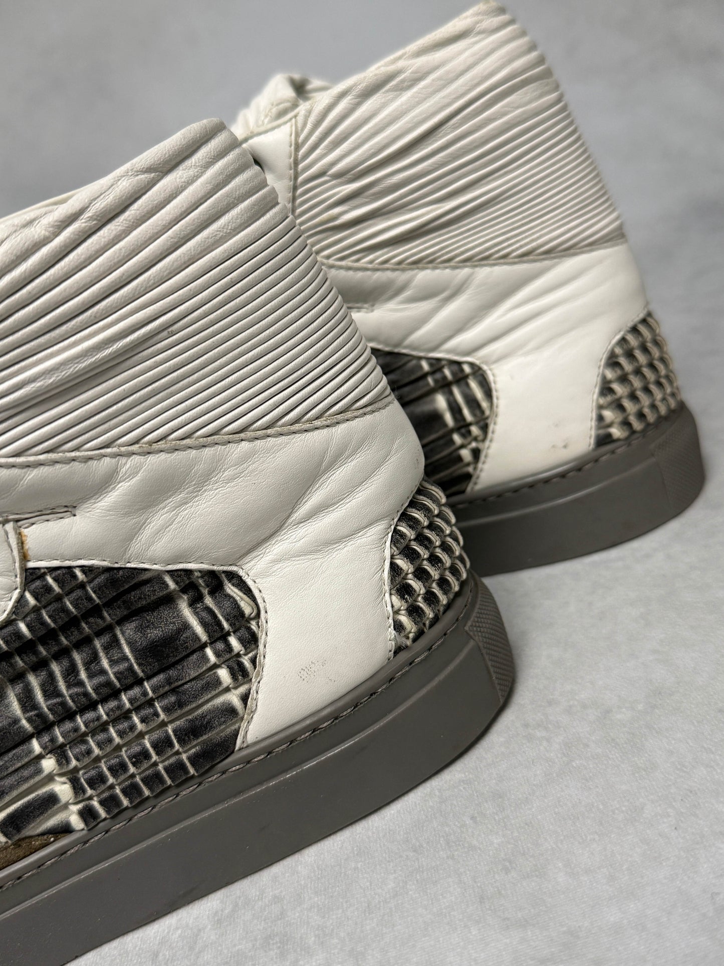 Balenciaga High-Tops Suede and Plisse Leather (41.5)