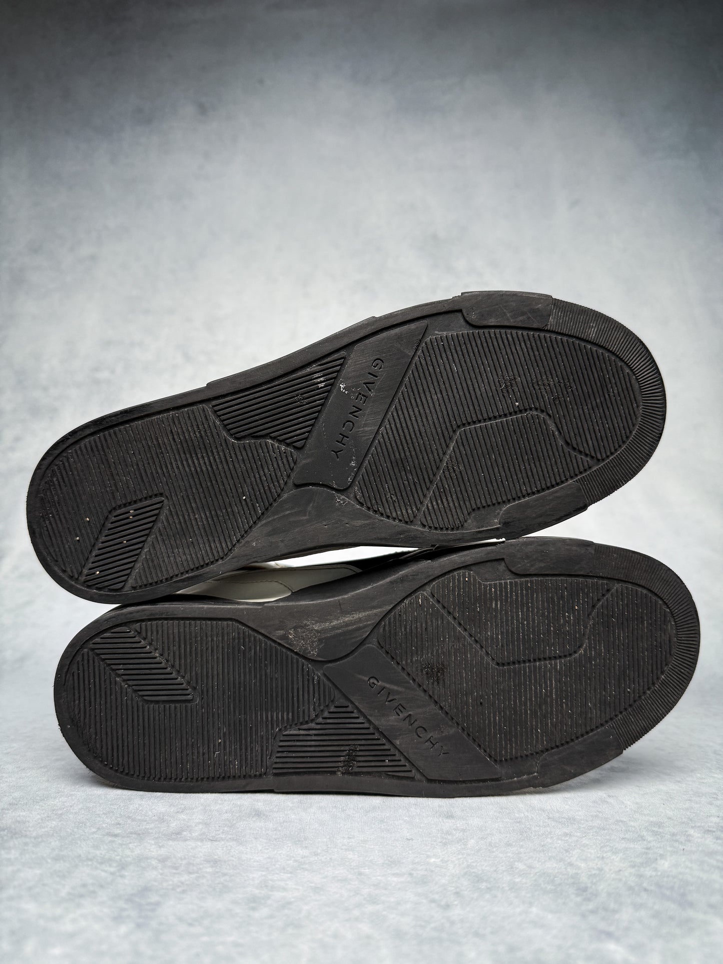 Givenchy Tyson Star Black/White (38.5)