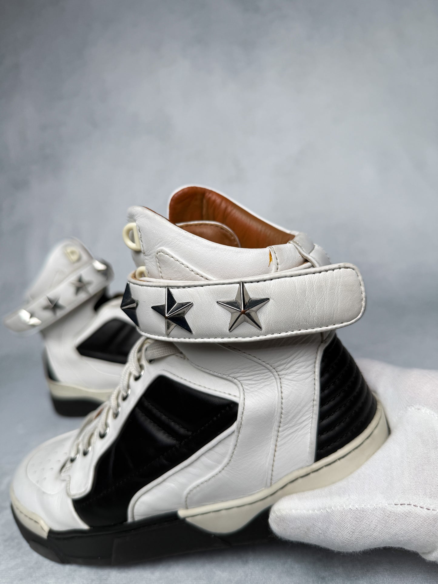 Givenchy Tyson Star Black/White (38.5)
