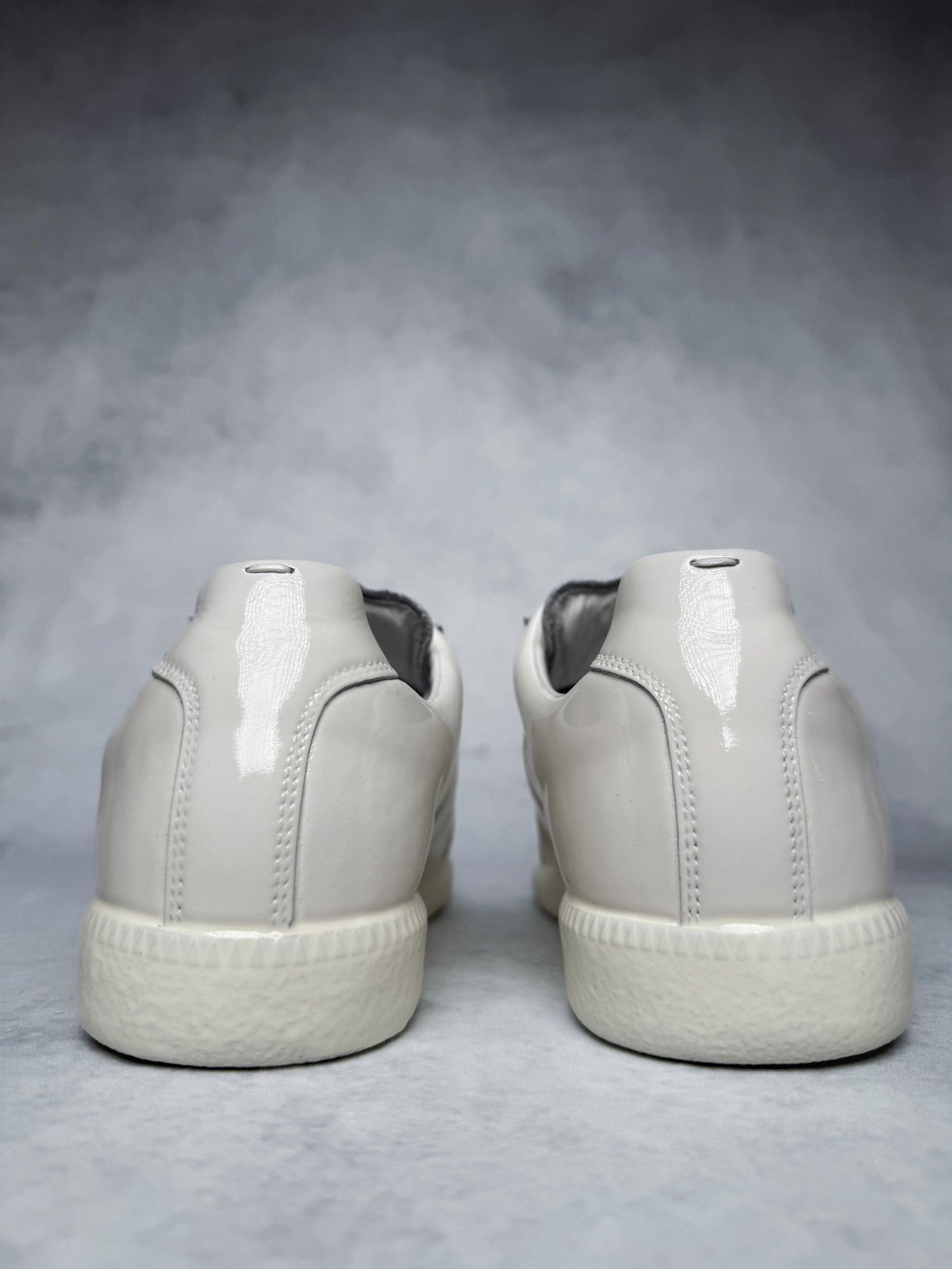 Maison Margiela Replica White Coated (41.5)