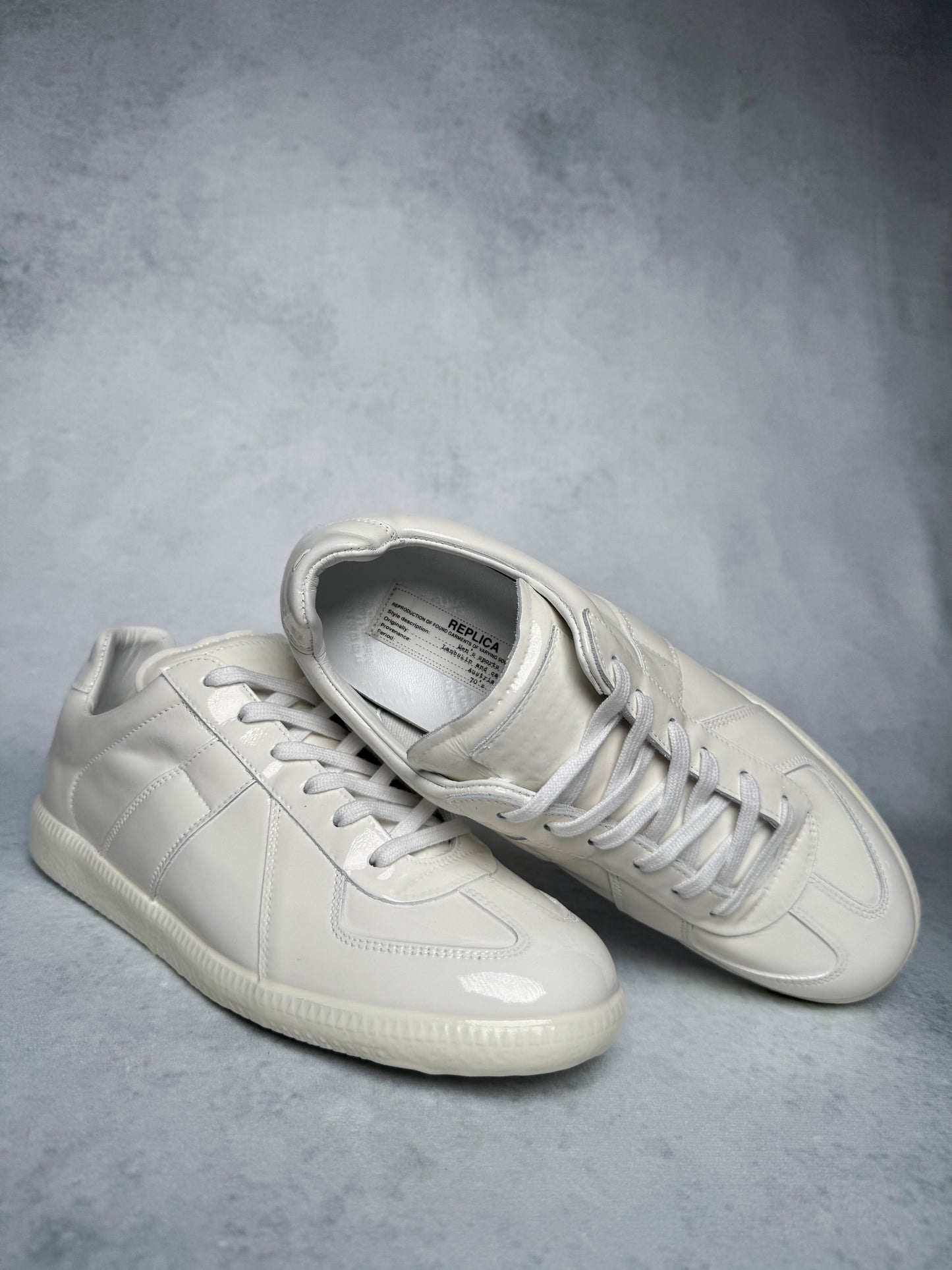 Maison Margiela Replica White Coated (41.5)