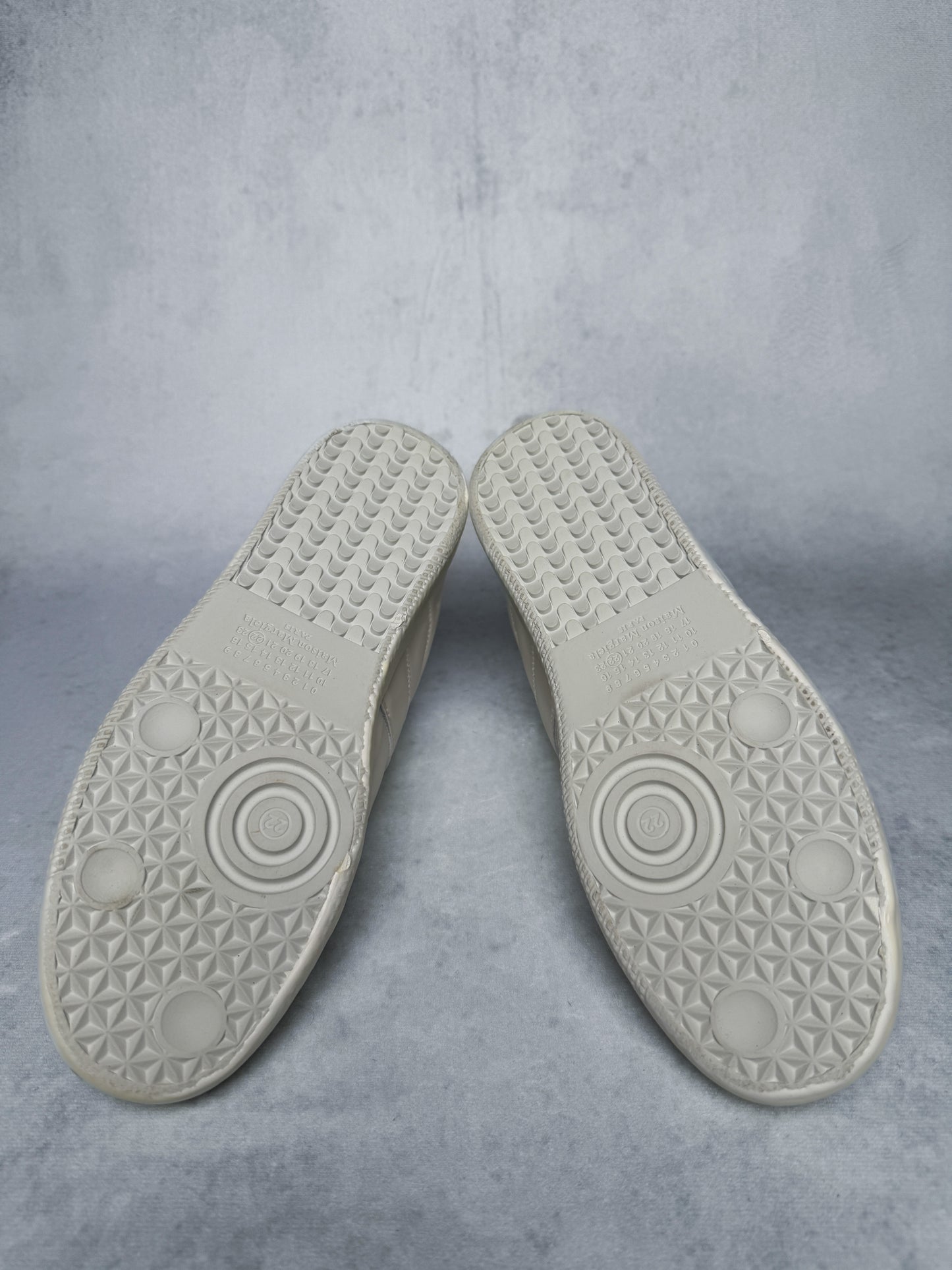 Maison Margiela Replica White Coated (41.5)