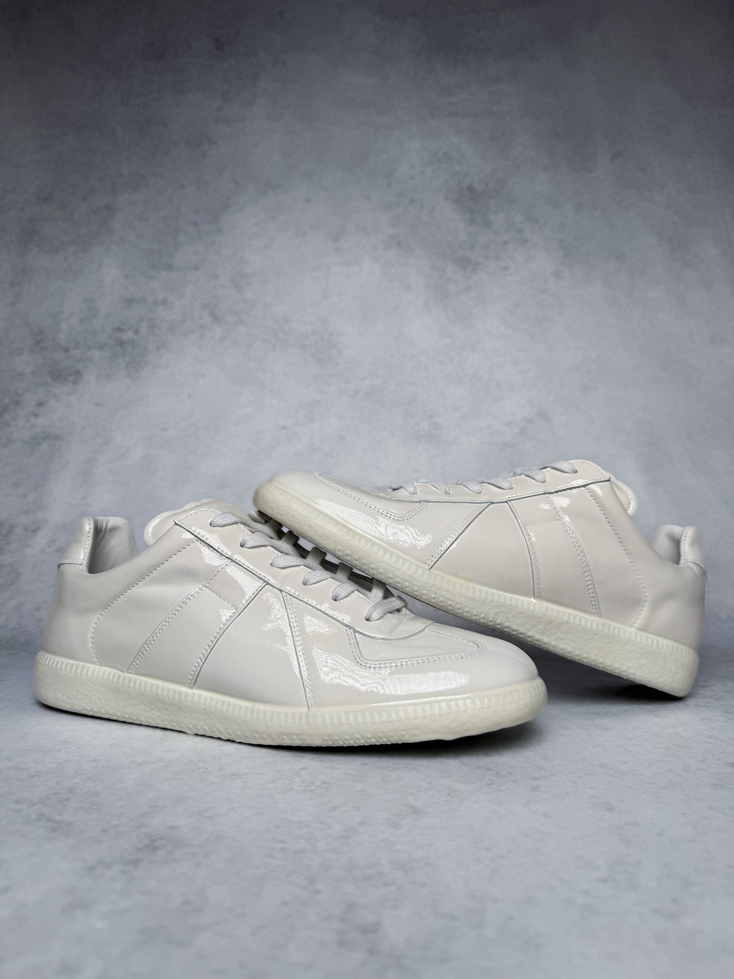 Maison Margiela Replica White Coated (41.5)