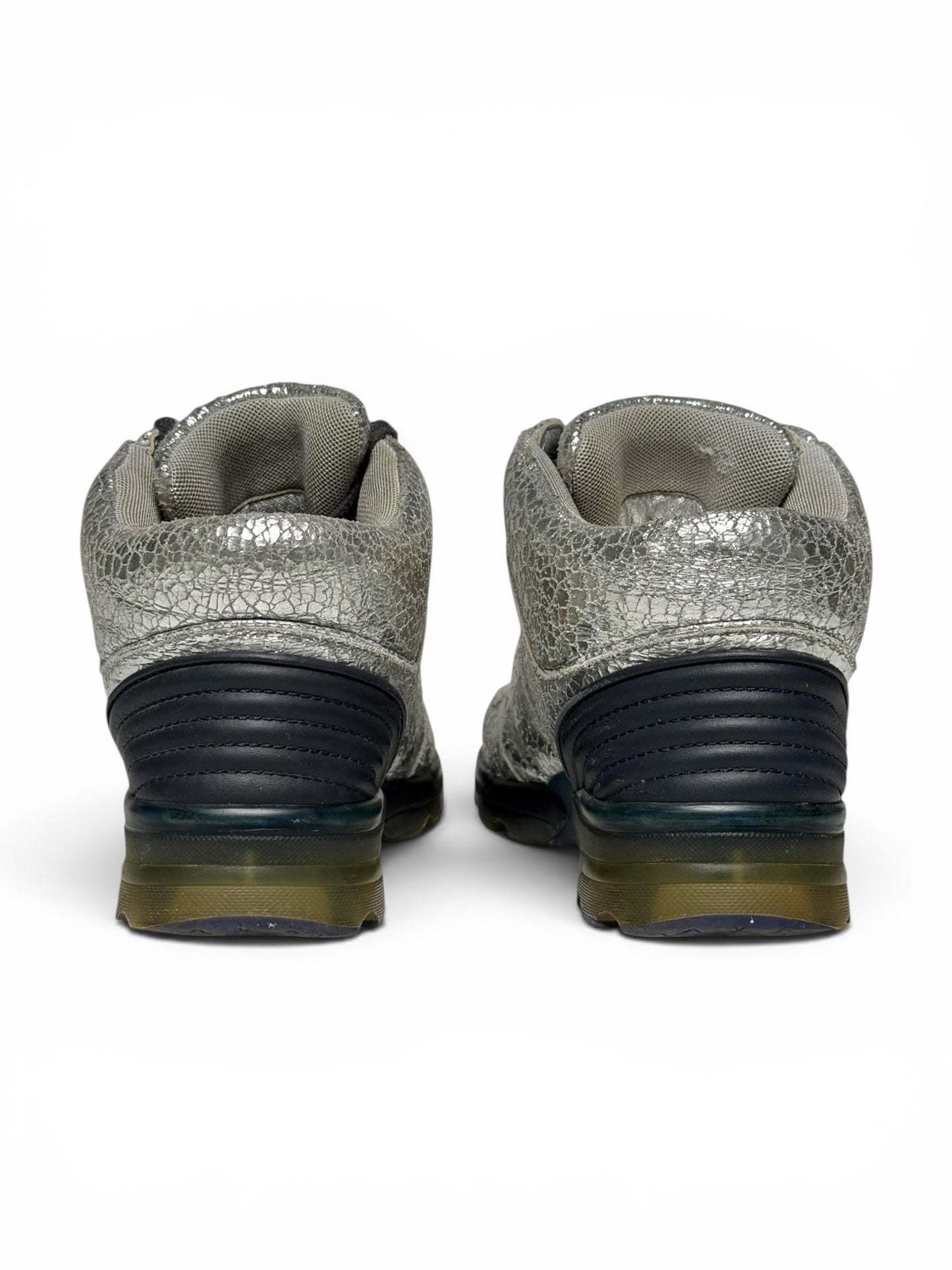 Chanel Runner Cracked Leather Silver (37)