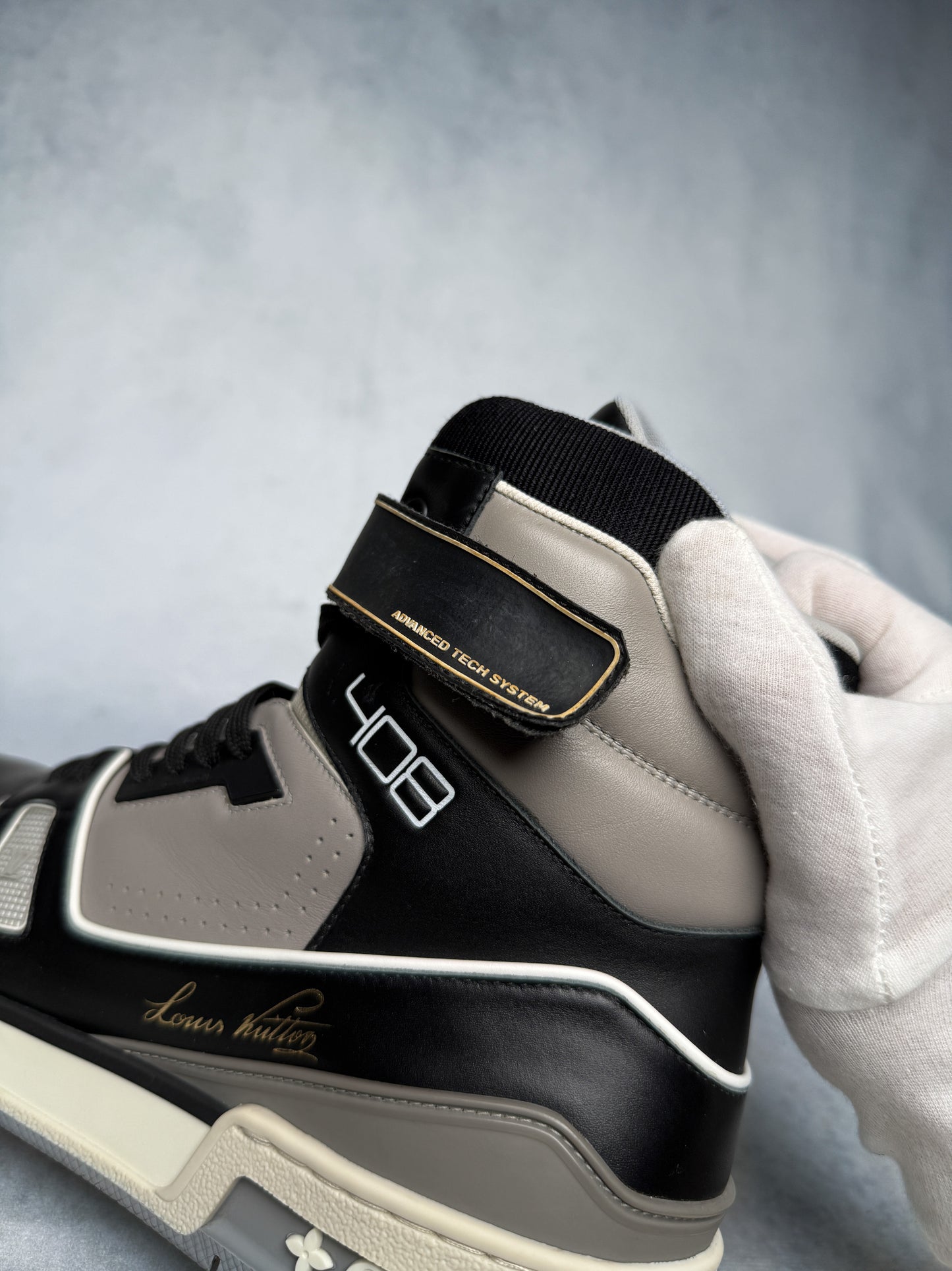 Louis Vuitton Trainer High-Top Milan Exclusive (42.5)