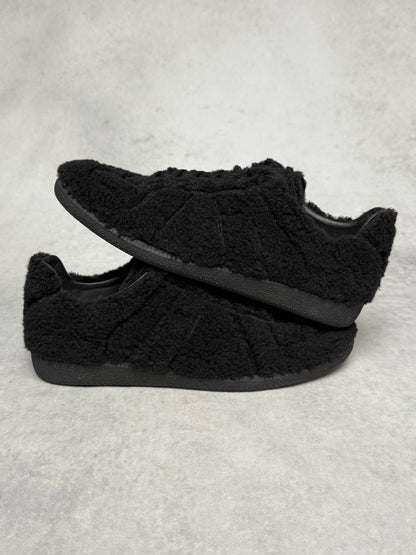 Maison Margiela Replica Black Faux Shearling GATs (43)