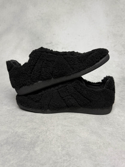 Maison Margiela Replica Black Faux Shearling GATs (43)