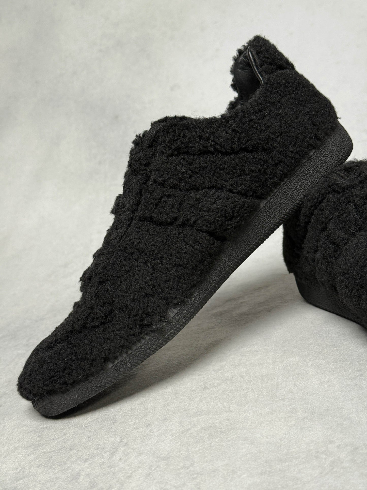 Maison Margiela Replica Black Faux Shearling GATs (43)