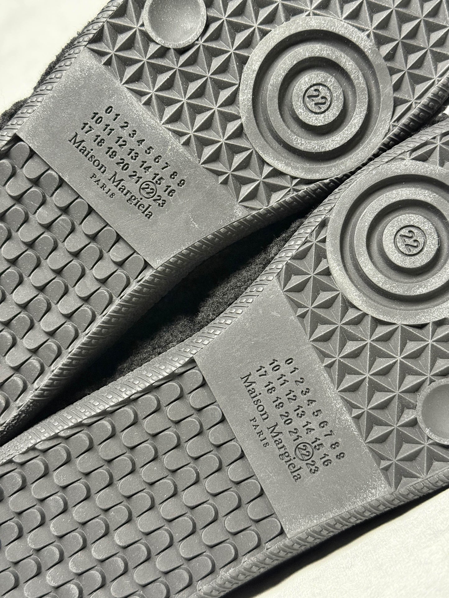 Maison Margiela Replica Black Faux Shearling GATs (43)