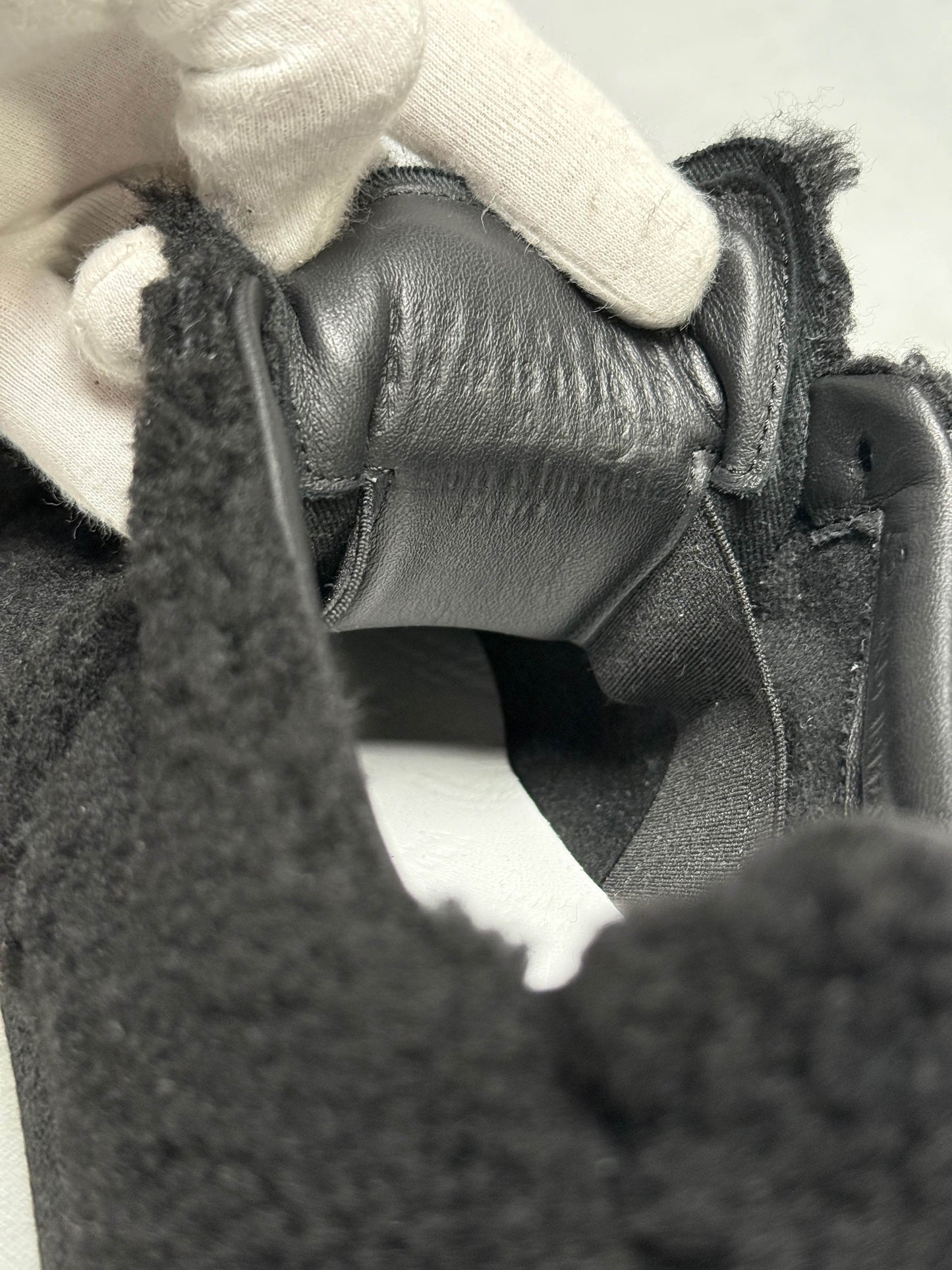 Maison Margiela Replica Black Faux Shearling GATs (43)
