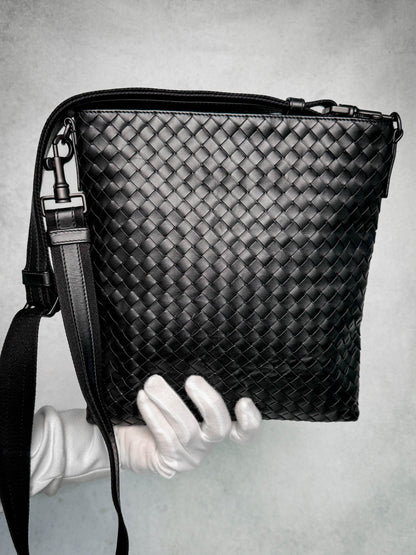 Bottega Veneta Intrecciato Messenger Bag Black