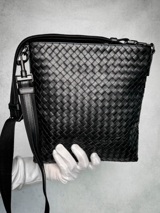 Bottega Veneta Intrecciato Messenger Bag Black