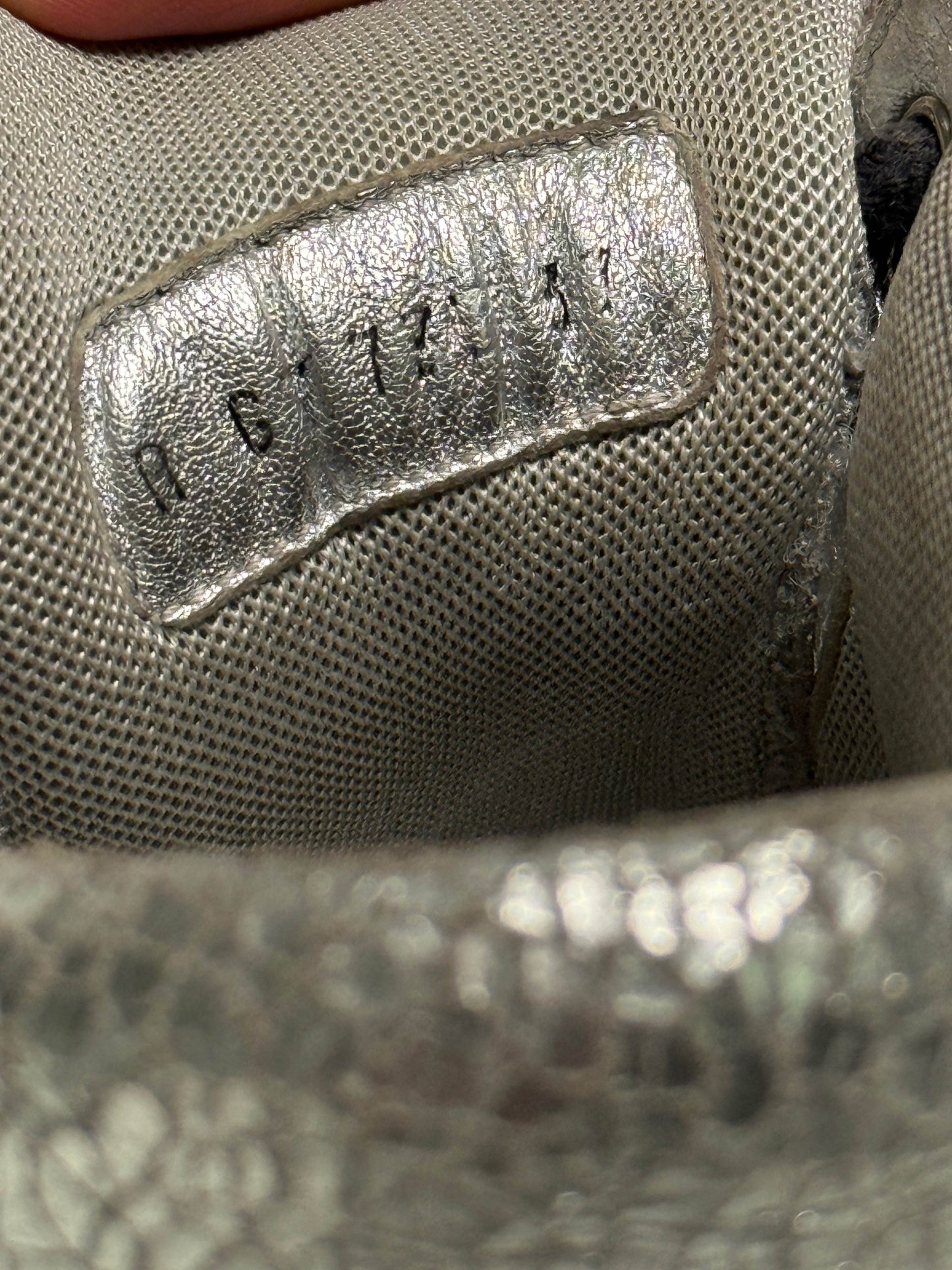 Chanel Runner Cracked Leather Silver (37)