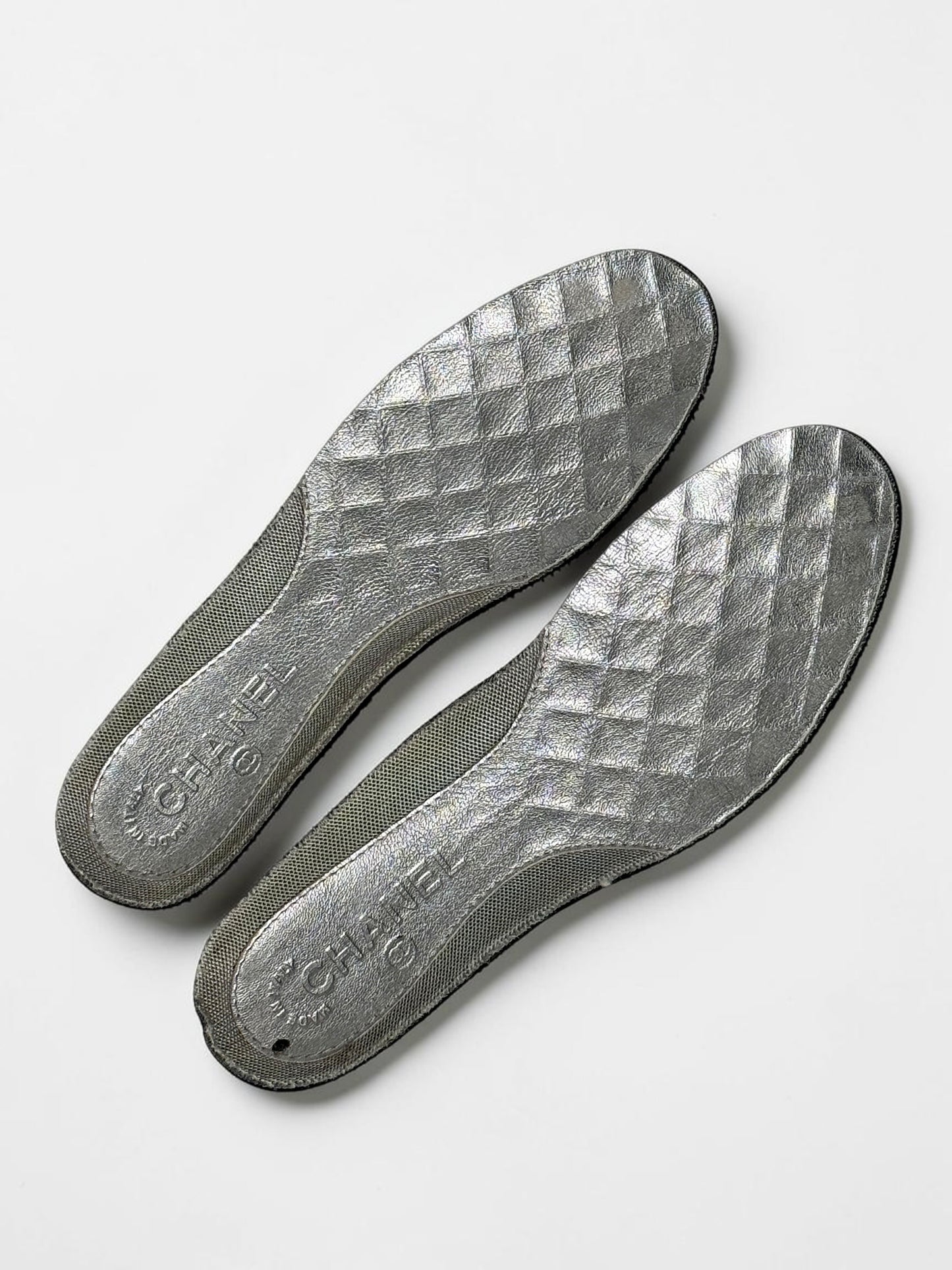 Chanel Runner Cracked Leather Silver (37)