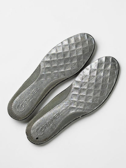 Chanel Runner Cracked Leather Silver (37)