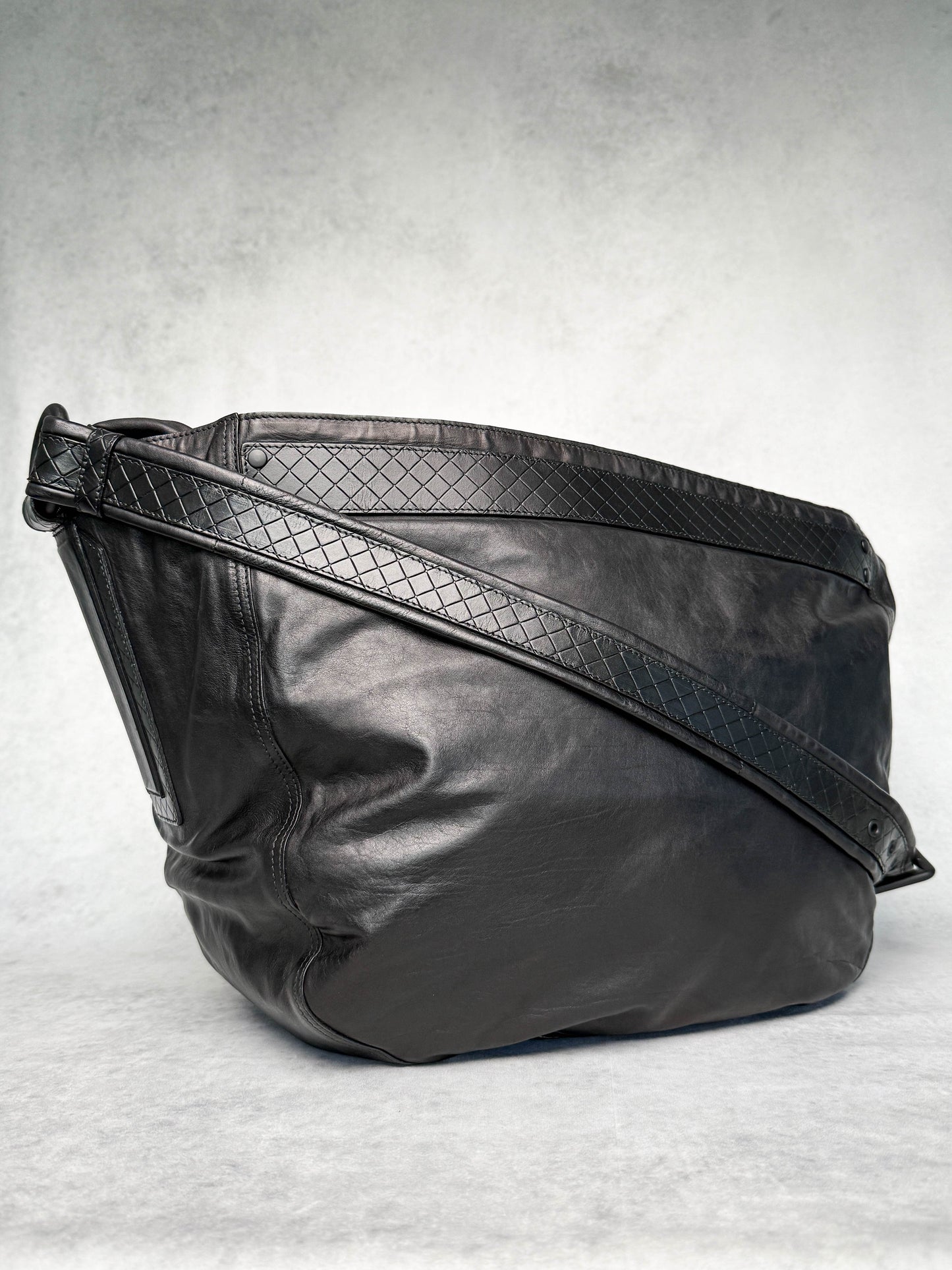 Bottega Veneta Large Leather Crossbody Bag Intrecciato Strap Bronze/Black