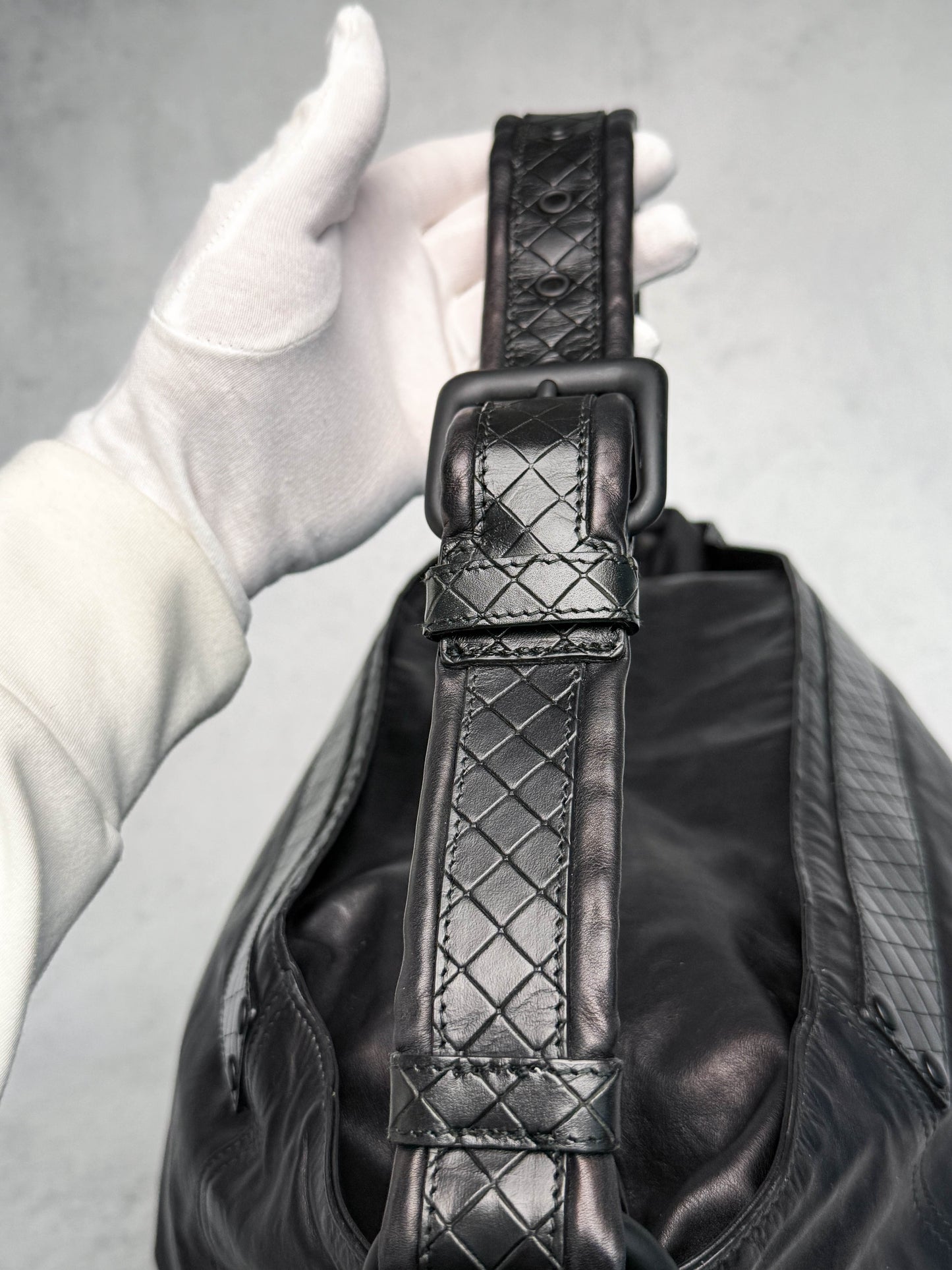 Bottega Veneta Large Leather Crossbody Bag Intrecciato Strap Bronze/Black