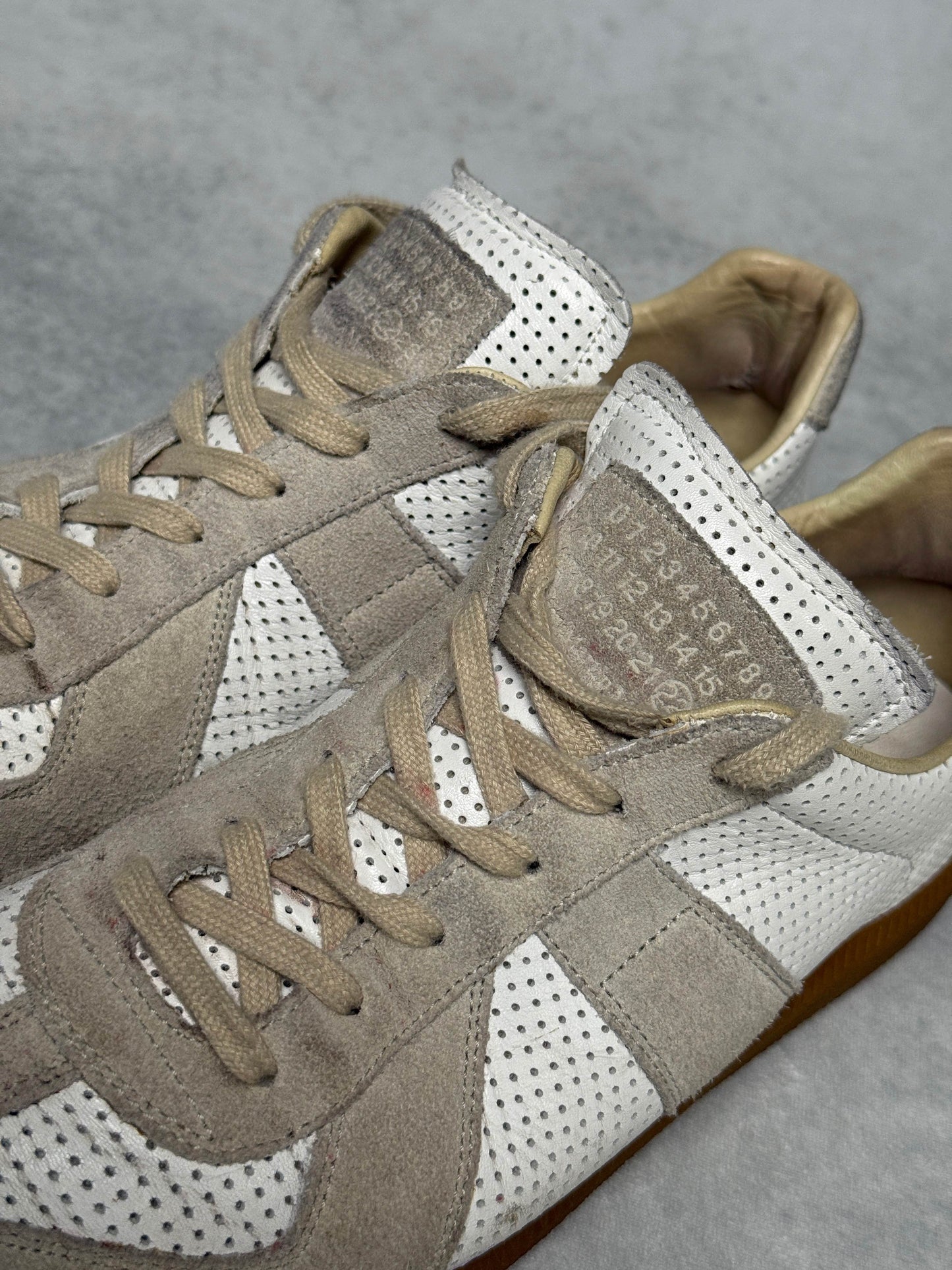 Maison Margiela Replica Low White/Grey Perforated Leather (42)