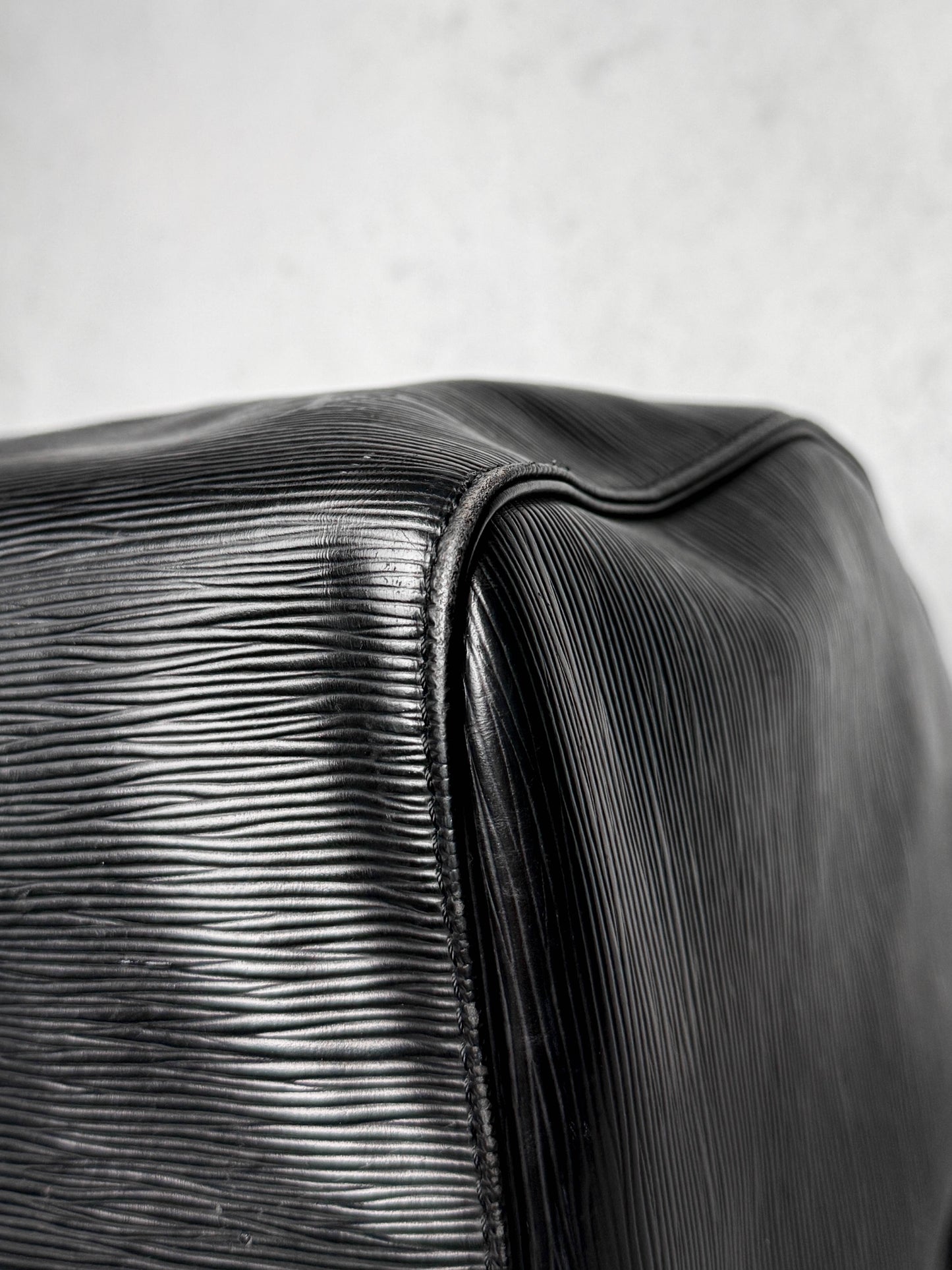 Louis Vuitton Keepall 55 Black Epi Leather 1993