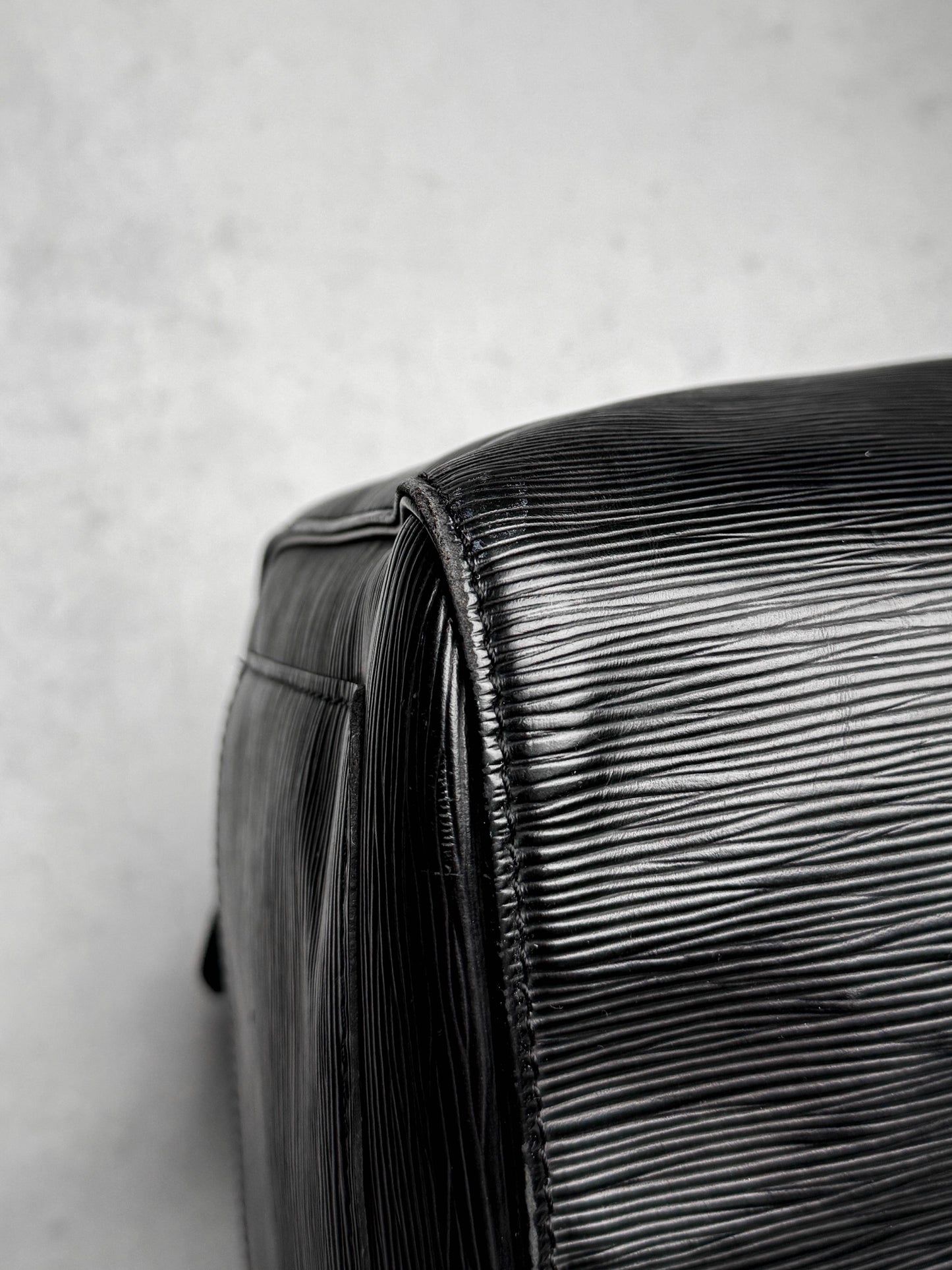 Louis Vuitton Keepall 55 Black Epi Leather 1993