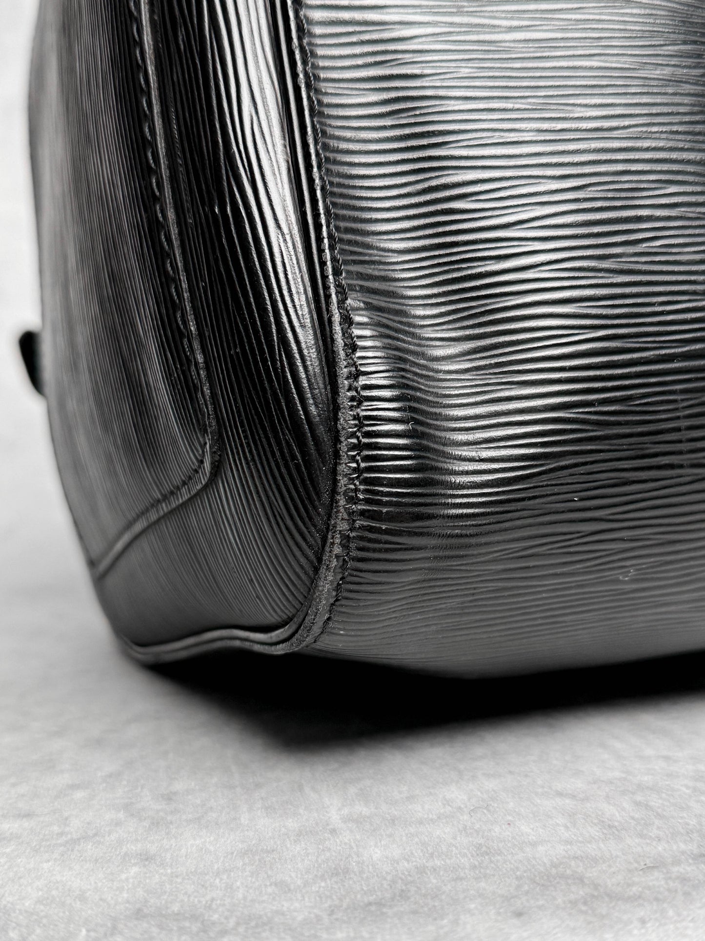 Louis Vuitton Keepall 55 Black Epi Leather 1993