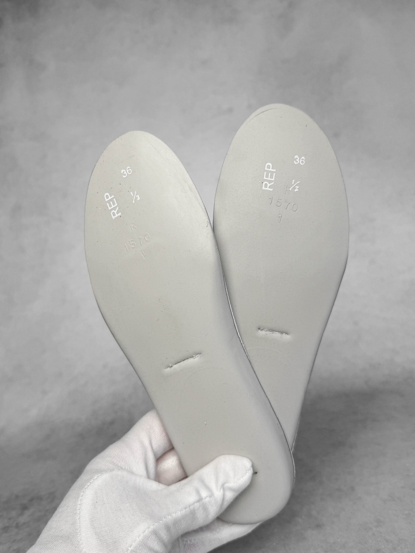Maison Margiela Replica White/Roseate (36.5)