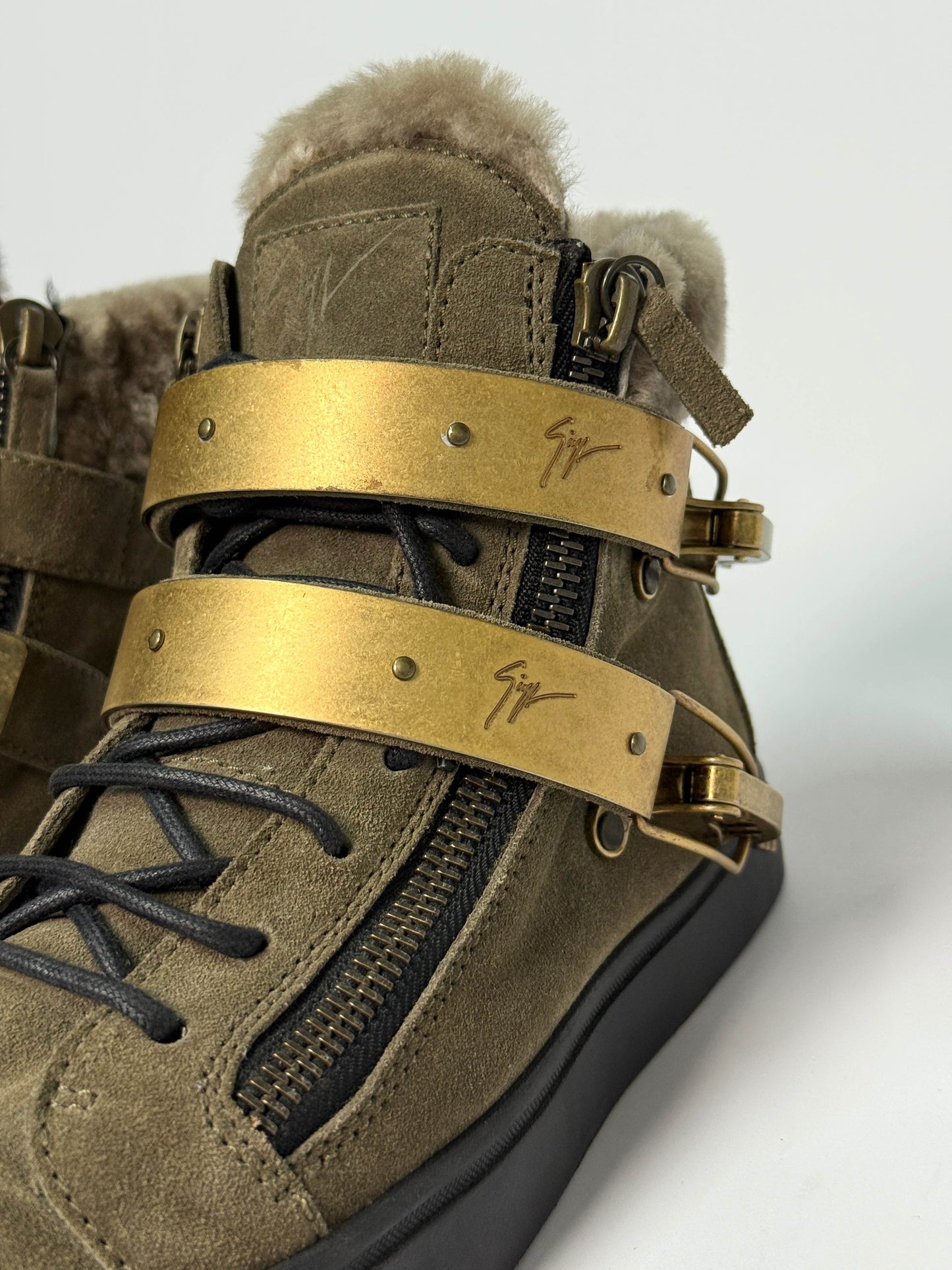 Giuseppe Zanotti Mid-Top Ski Buckle Sneaker Fur Trim (42)