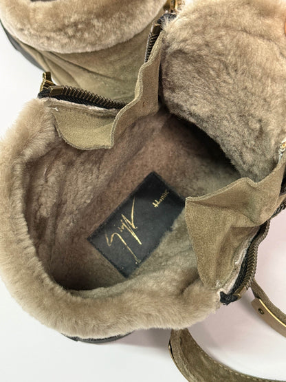 Giuseppe Zanotti Mid-Top Ski Buckle Sneaker Fur Trim (42)