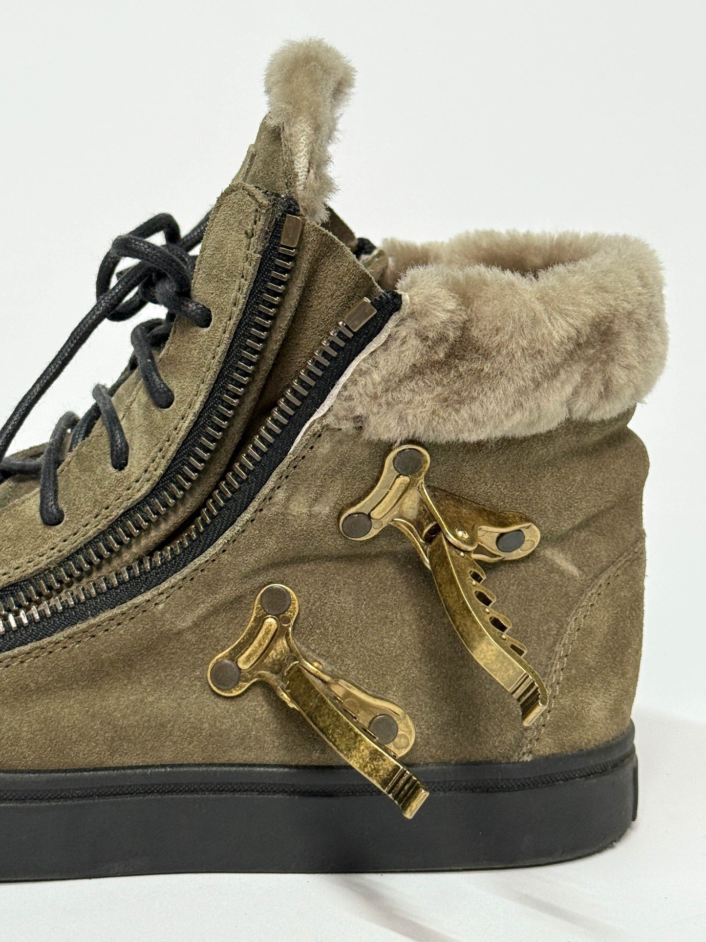 Giuseppe Zanotti Mid-Top Ski Buckle Sneaker Fur Trim (42)