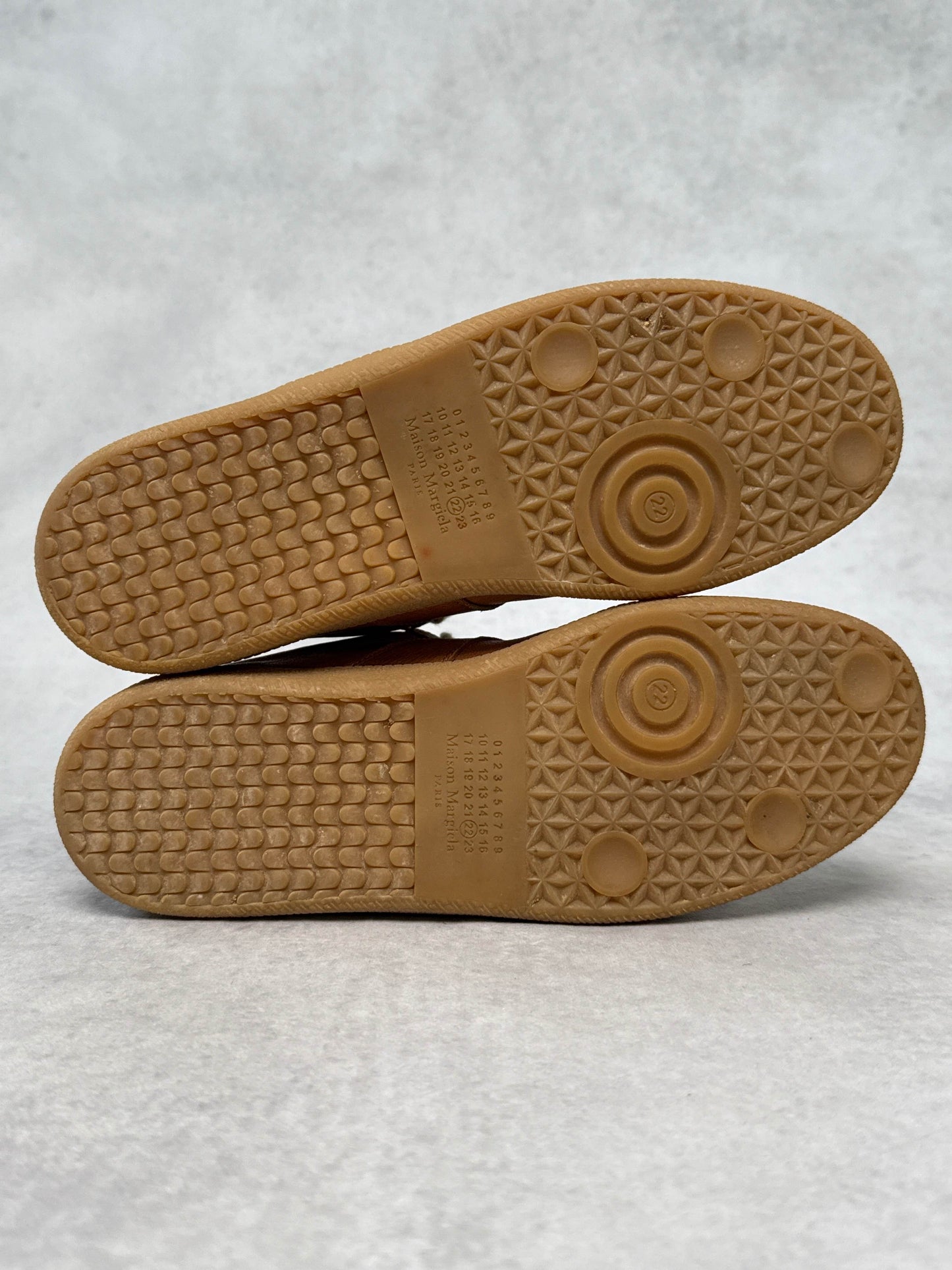 Maison Margiela Replica Low Grained Leather Caramel (43)