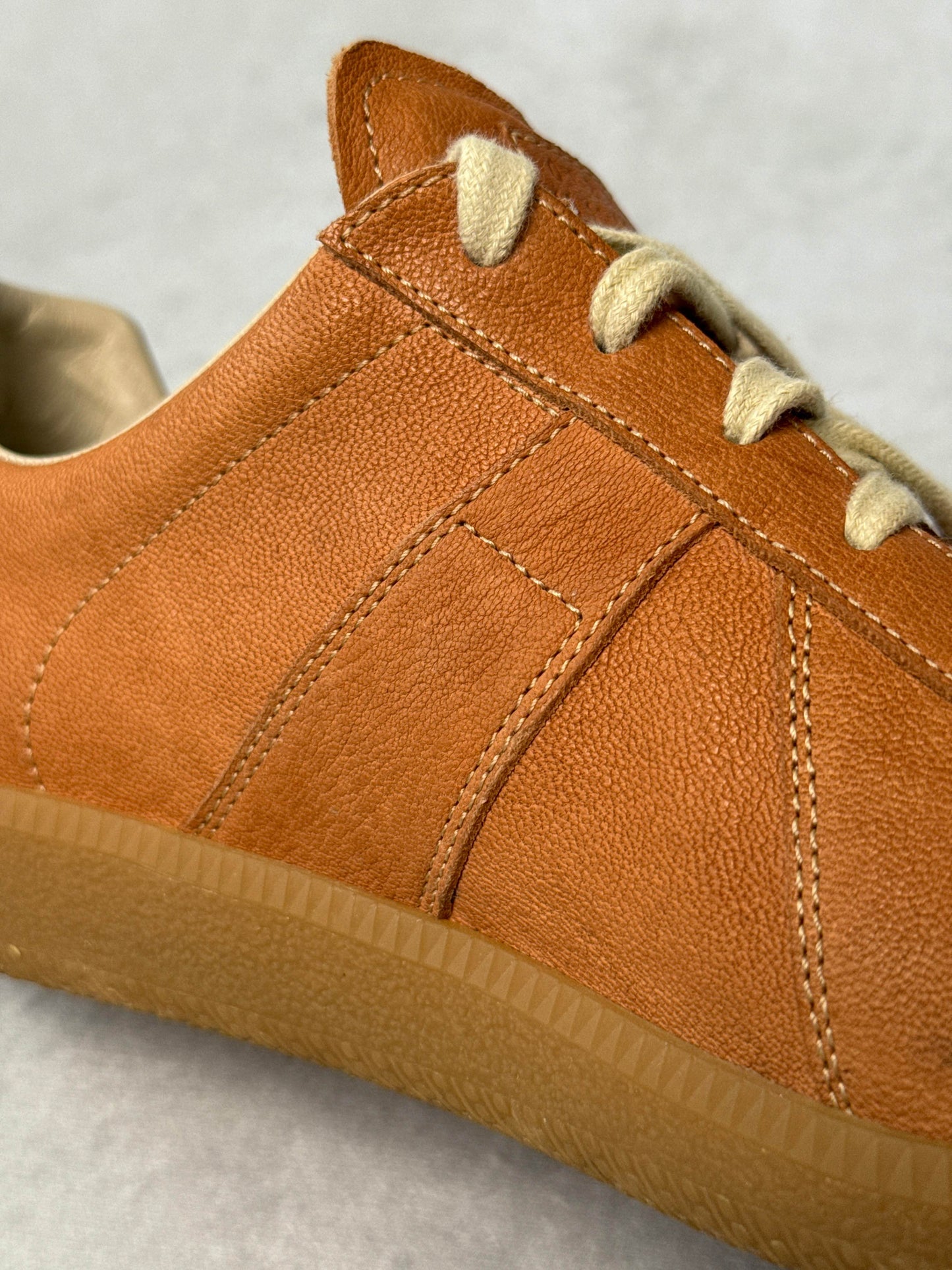 Maison Margiela Replica Low Grained Leather Caramel (43)