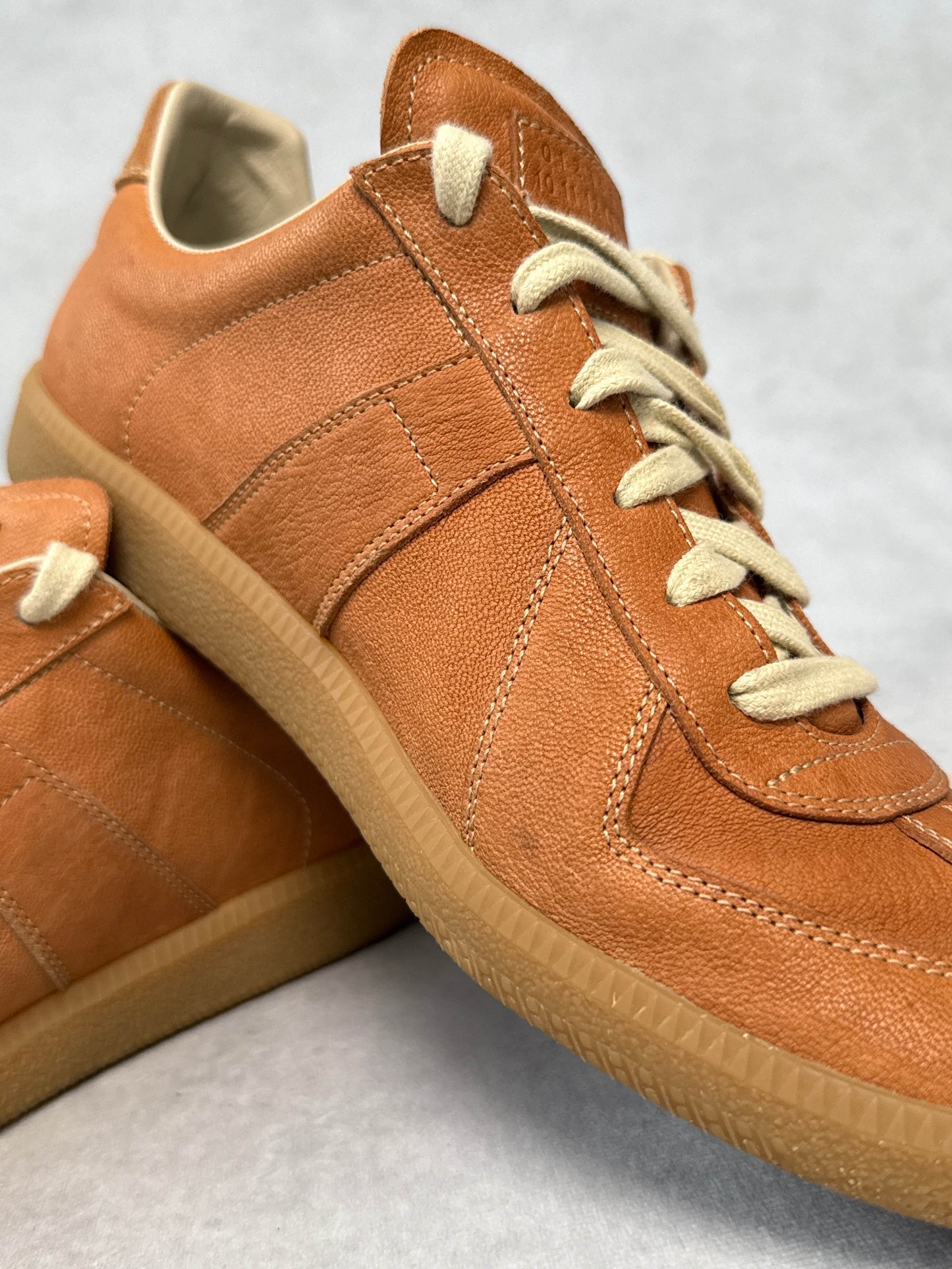 Maison Margiela Replica Low Grained Leather Caramel (43)