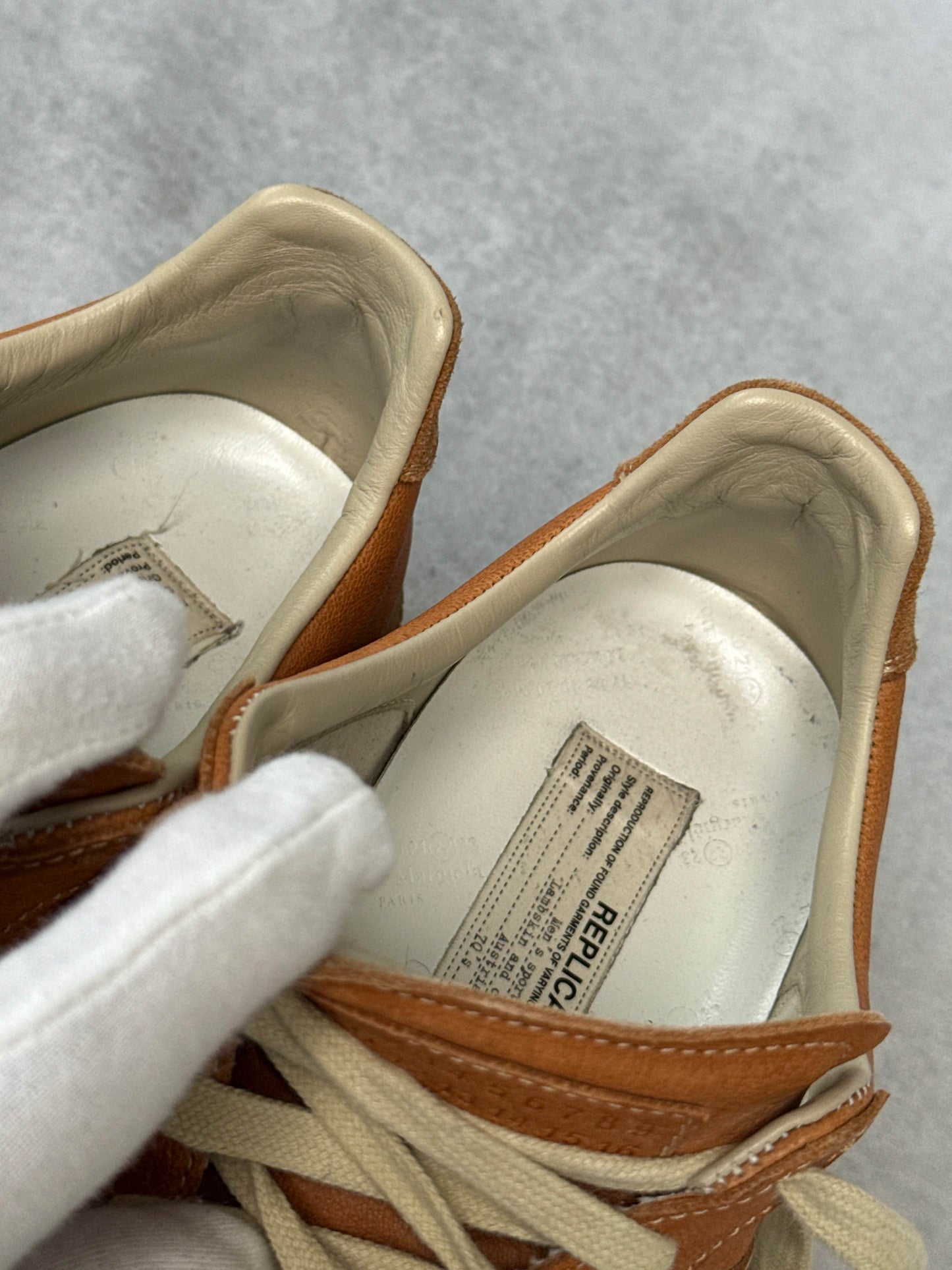 Maison Margiela Replica Low Grained Leather Caramel (43)