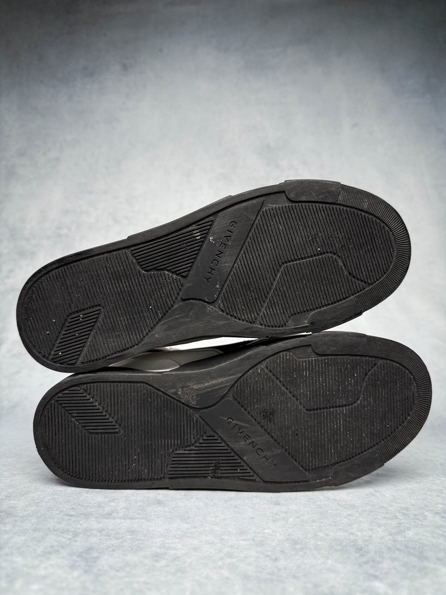 Givenchy Tyson Star Black/White (38.5)