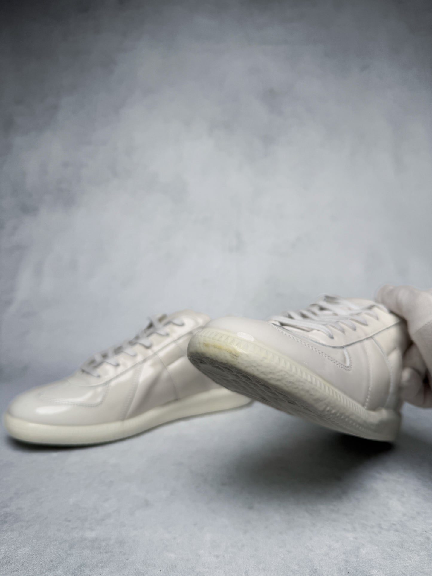 Maison Margiela Replica White Coated (41.5)