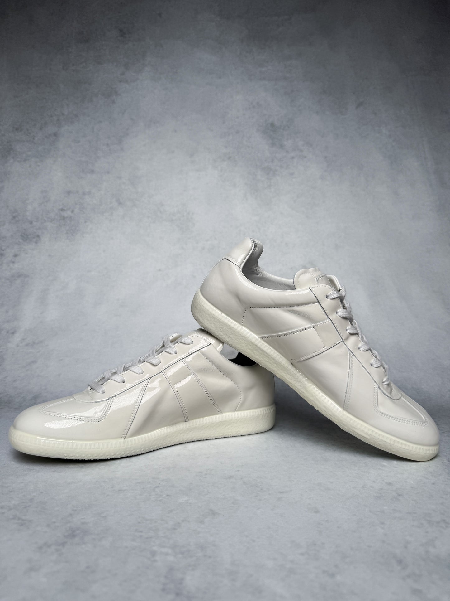 Maison Margiela Replica White Coated (41.5)